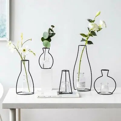Retro Iron Line Table Vase Holder