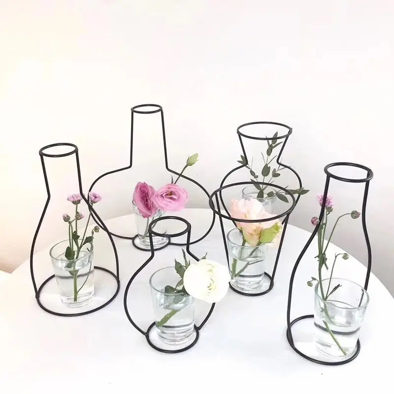Retro Iron Line Table Vase Holder
