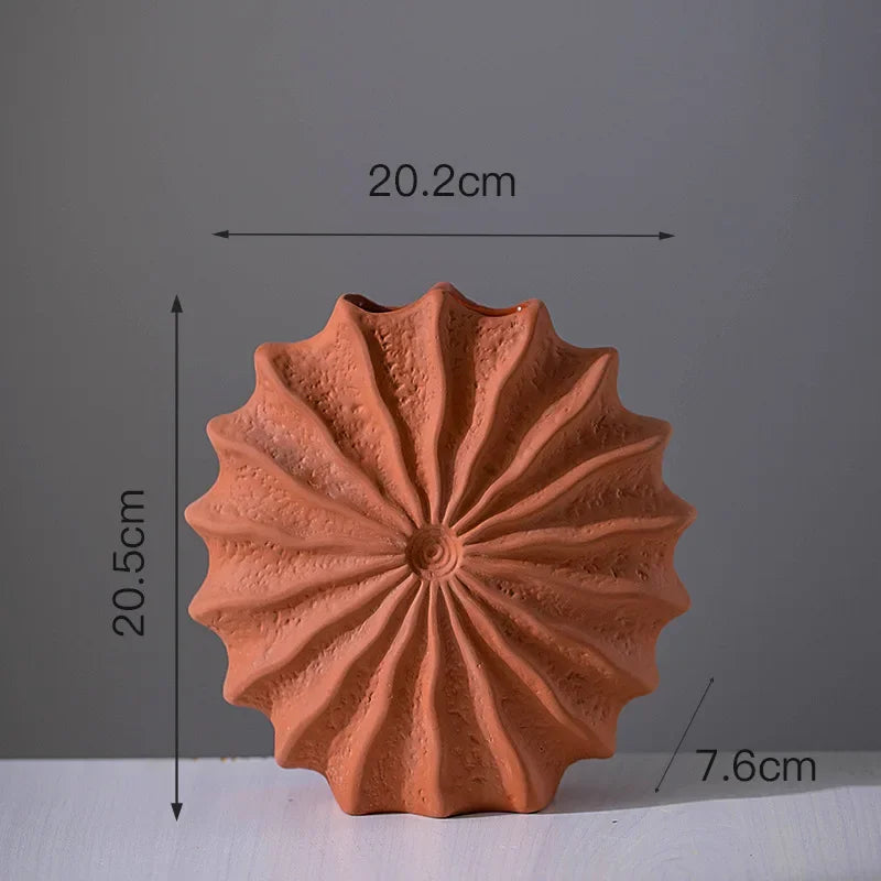 Minimalist Shell Shaped Vase