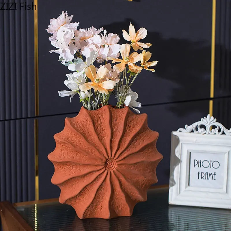 Minimalist Shell Shaped Vase