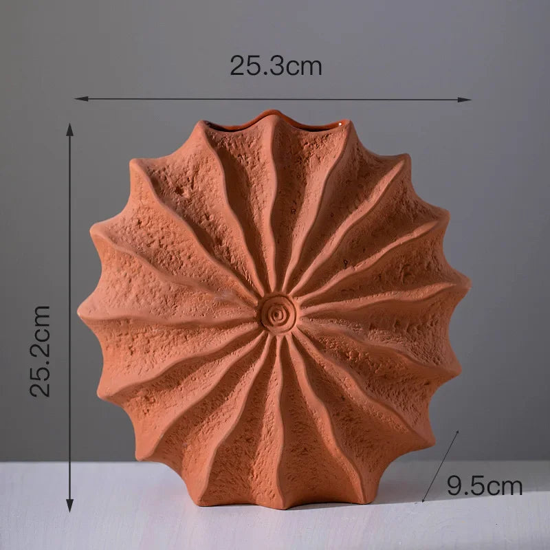 Minimalist Shell Shaped Vase