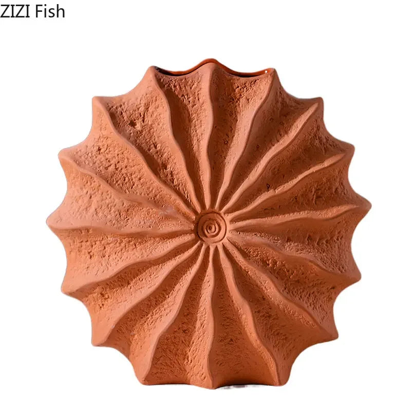 Minimalist Shell Shaped Vase