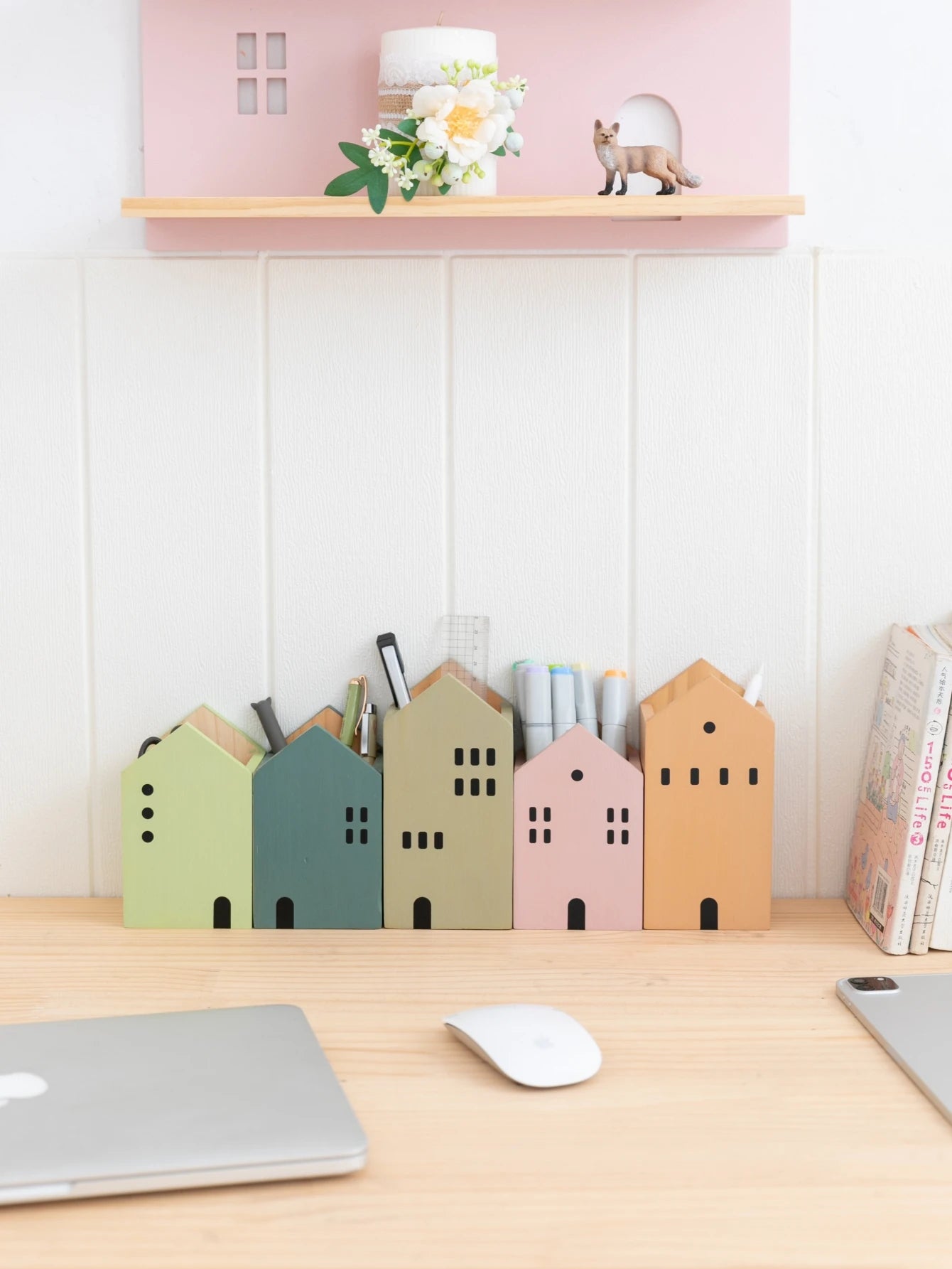 Cartoon House Wooden Pen Holder