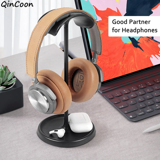 Discover the Curved Headphone Stand with a sturdy non-slip heavy base, perfect for displaying your gaming headset and organizing your desk with style.