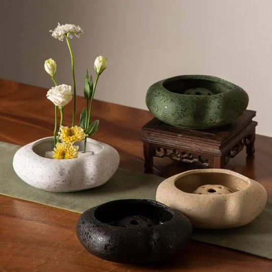 Discover our Japanese Ceramic Flower Pots Sword Mountain Stoneware, perfect for stylish indoor flower arrangements and home decoration.